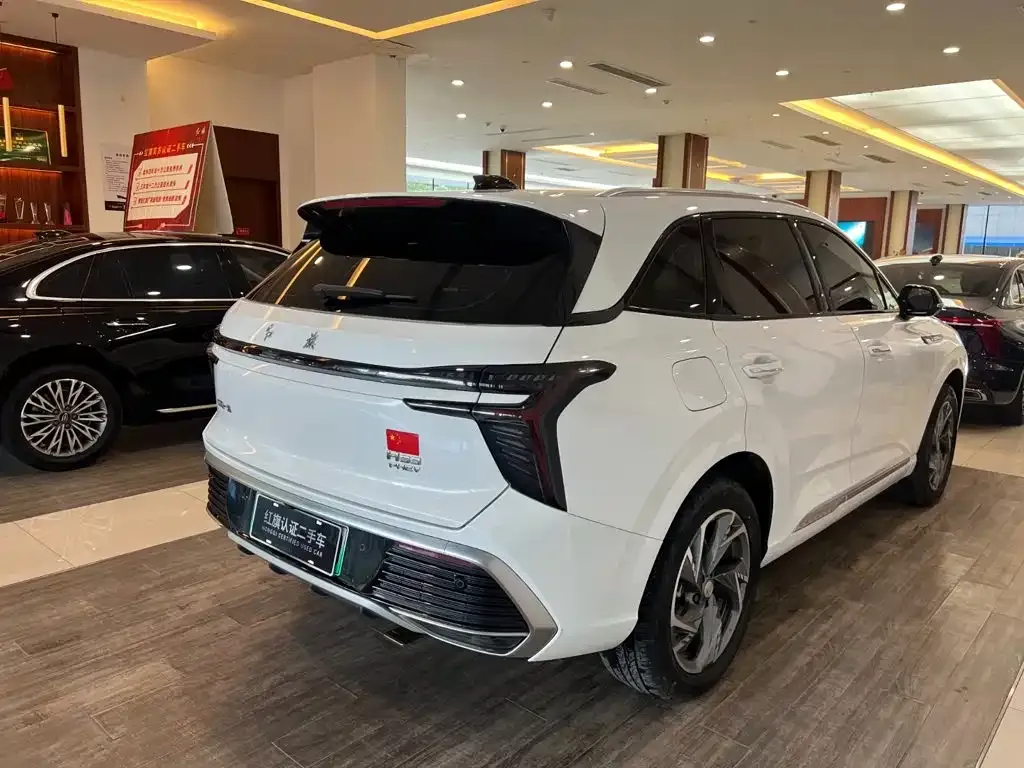 Hongqi HS3 PHEV — фото 4