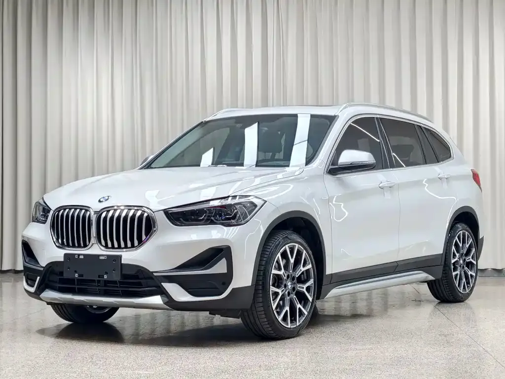 BMW X1 — фото 1