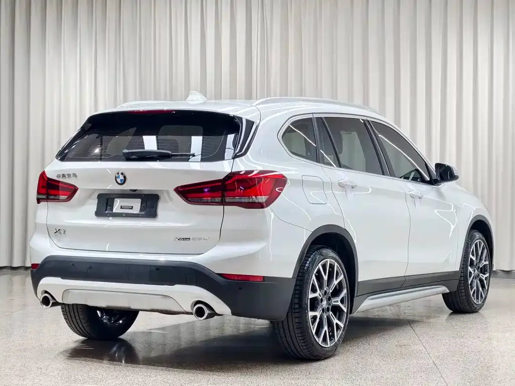 BMW X1 — фото 10