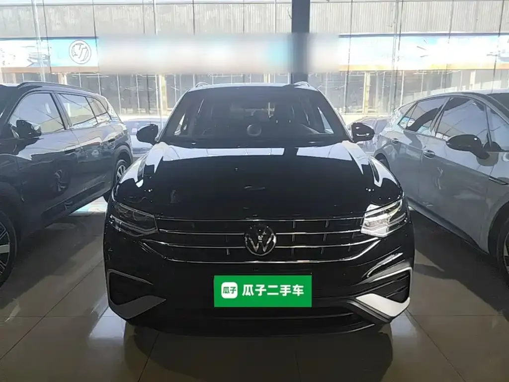 Volkswagen Tiguan L — фото 7