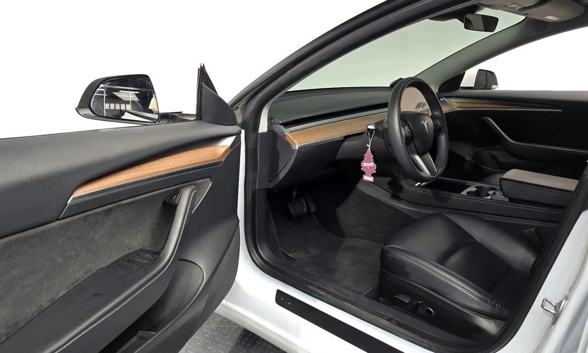 Tesla Model 3 — фото 10