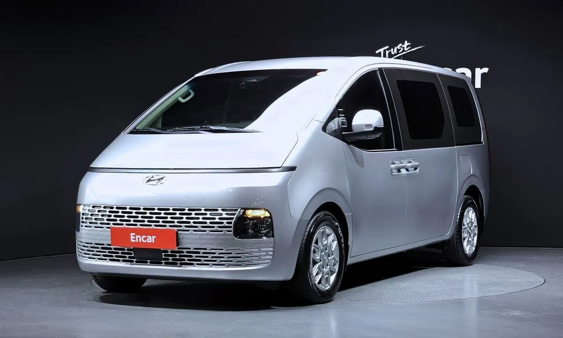 Hyundai Staria — фото 1
