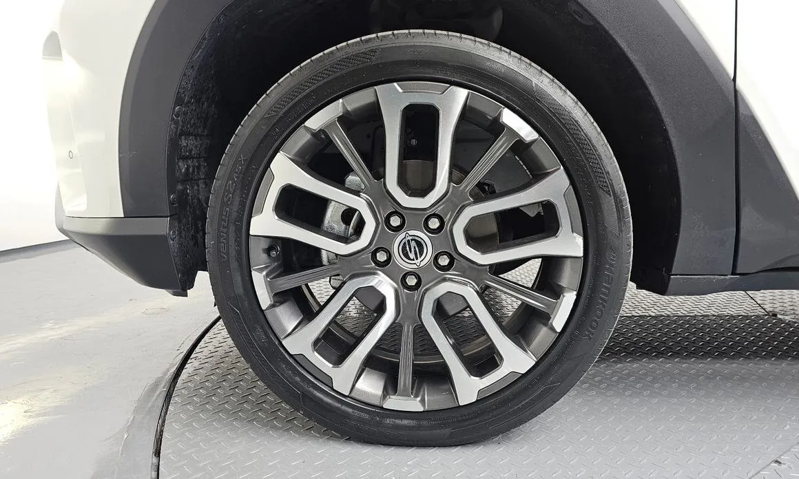 KG Mobility (Ssangyong) Torres — фото 10