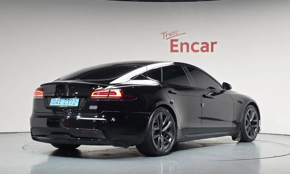 Tesla Model S — фото 6