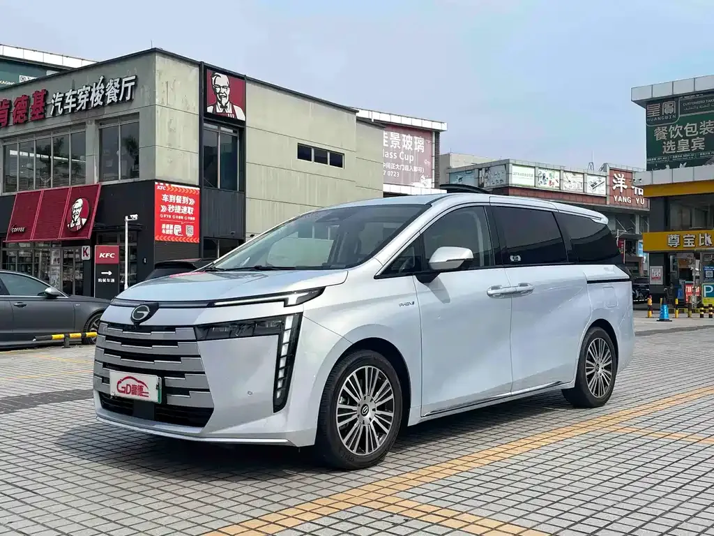 GAC Motor Trumpchi E8 PHEV — фото 1