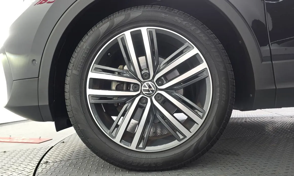 Volkswagen Tiguan — фото 6