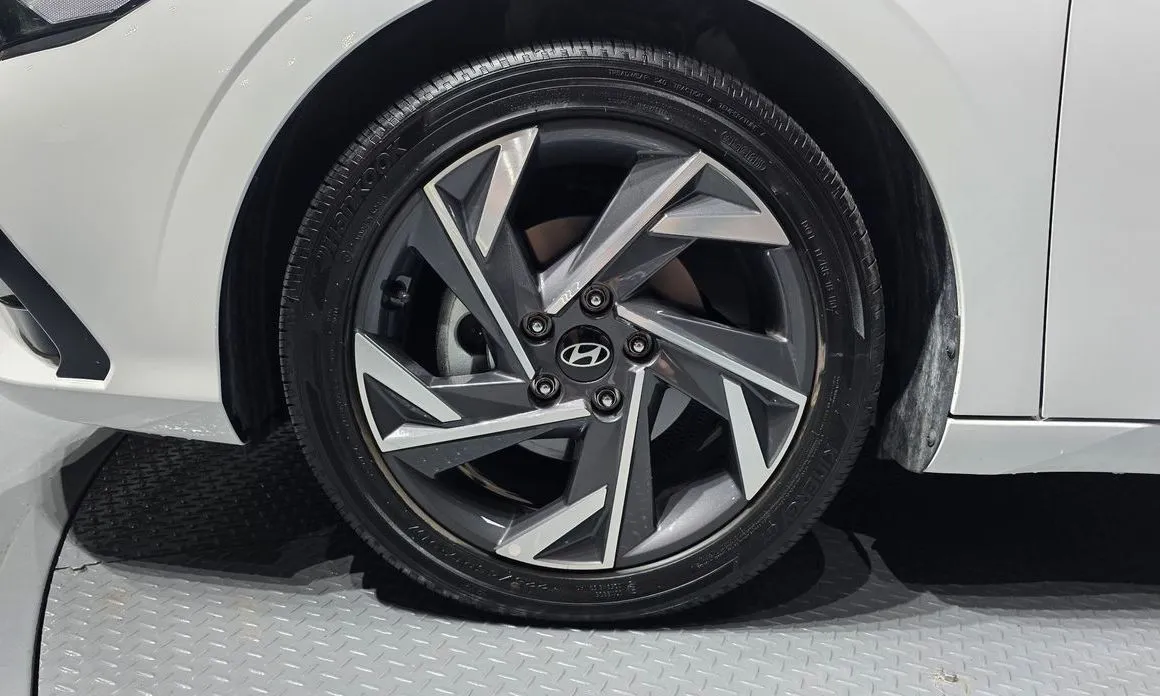 Hyundai AVANTE — фото 9