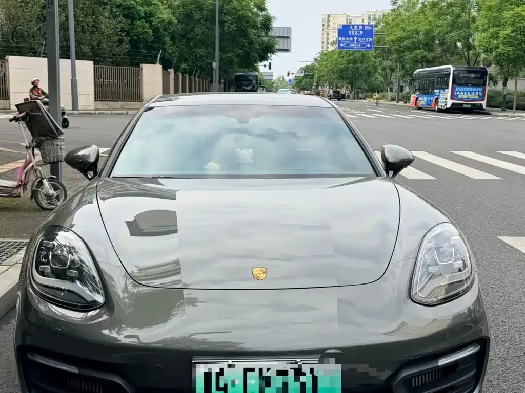 Porsche Panamera Hybrid — фото 1
