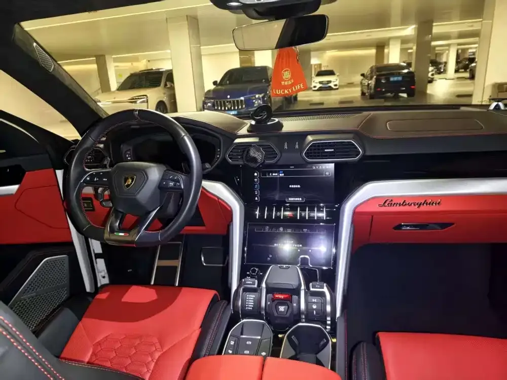 Lamborghini Urus — фото 10