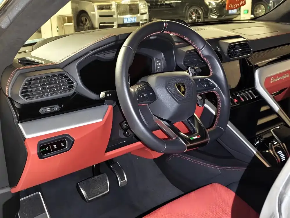 Lamborghini Urus — фото 9