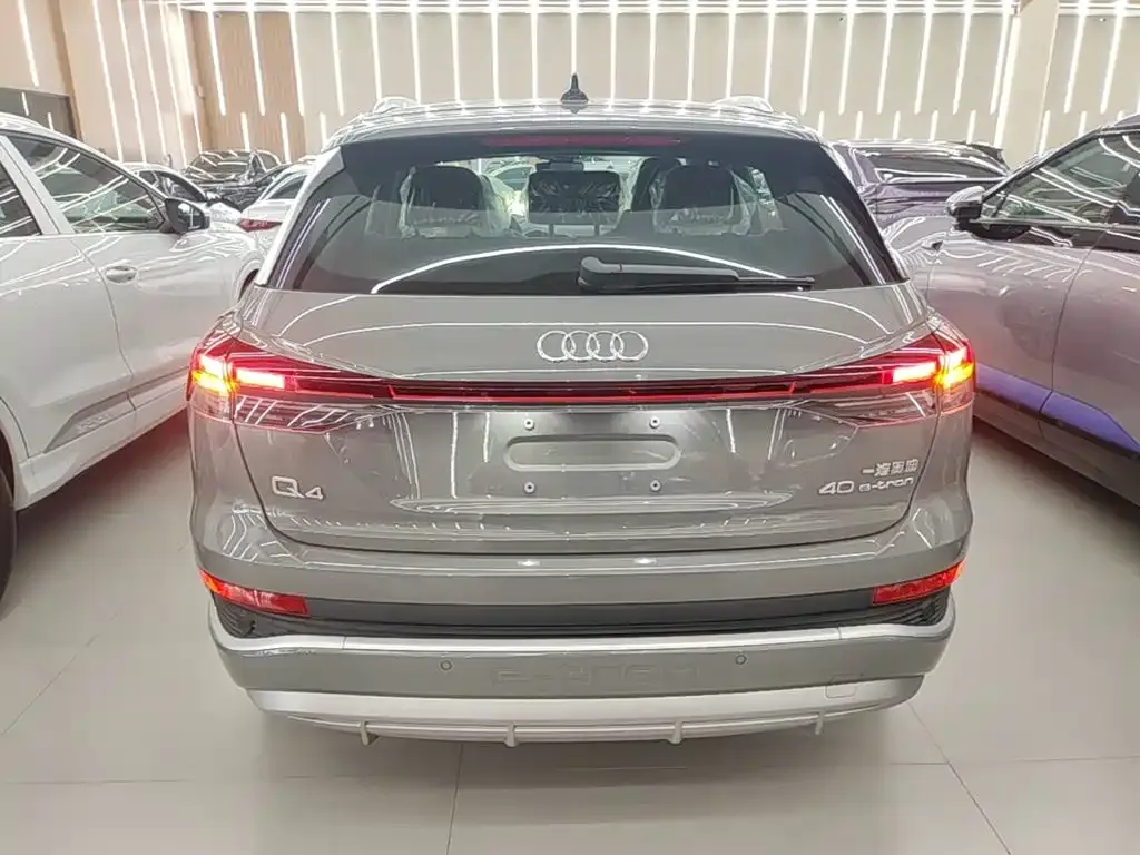 Audi Q4 e-tron — фото 9