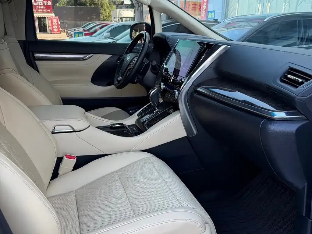 Toyota Vellfire — фото 6