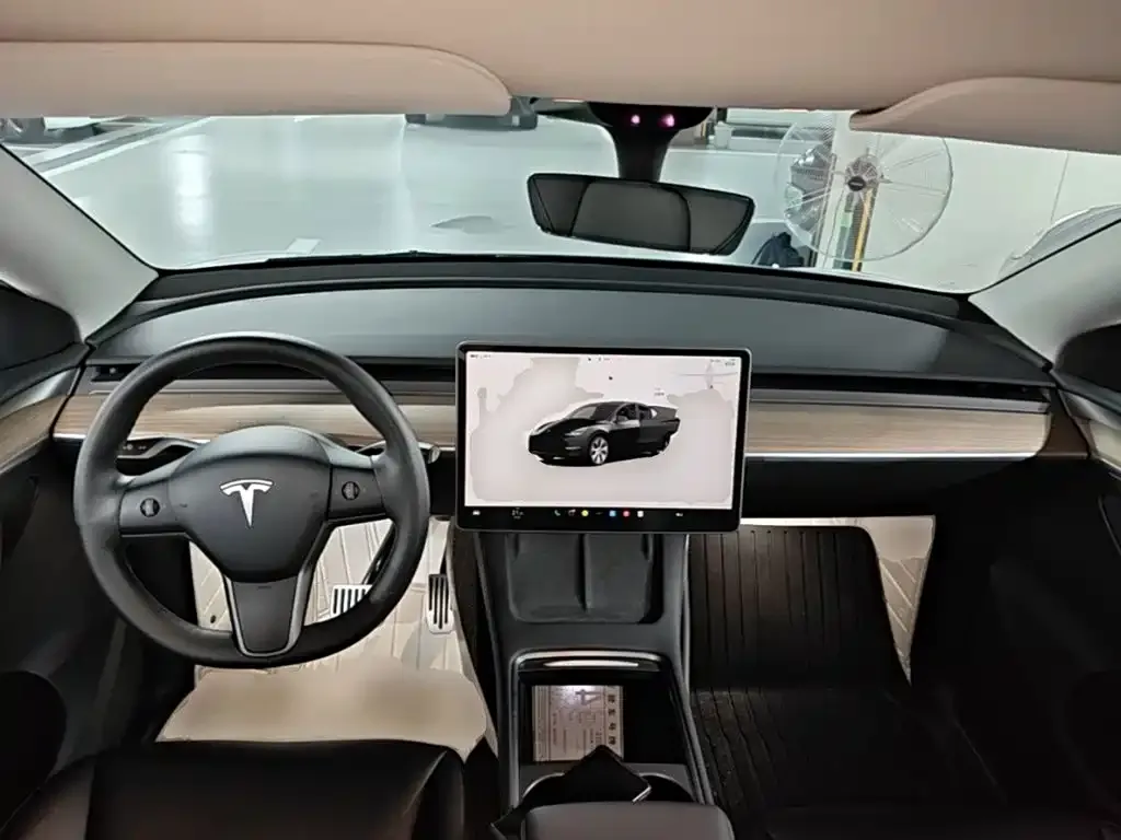 Tesla Model Y — фото 6