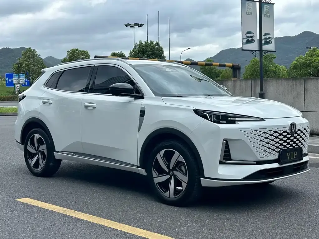 Changan CS55PLUS — фото 10