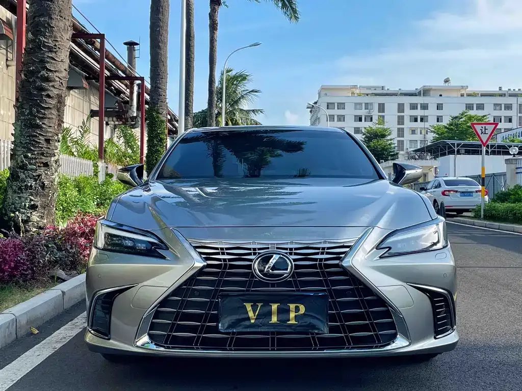 Lexus ES — фото 10