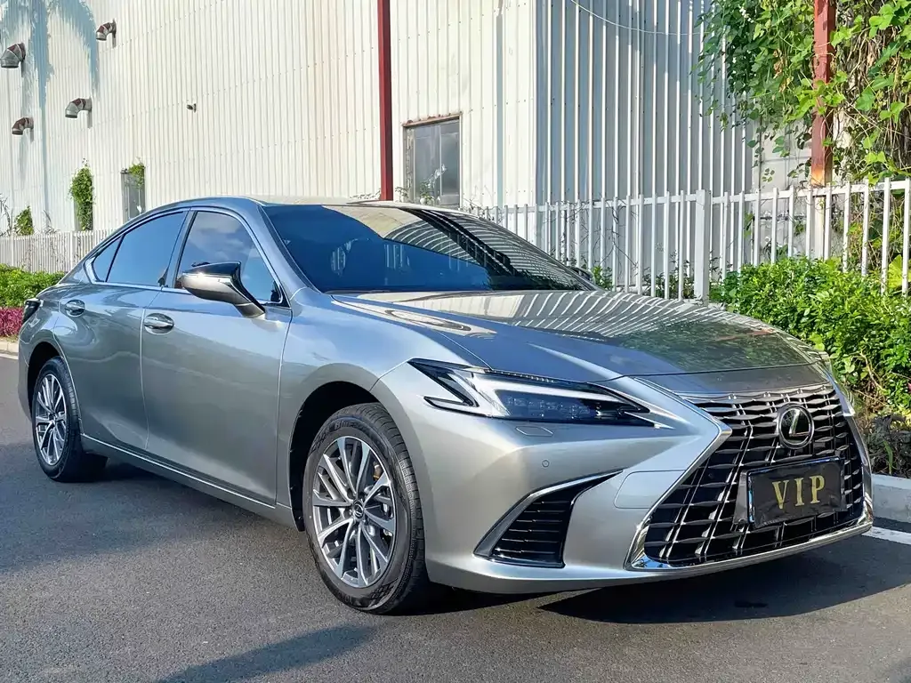 Lexus ES — фото 9