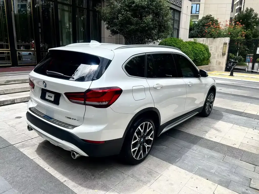 BMW X1 — фото 8