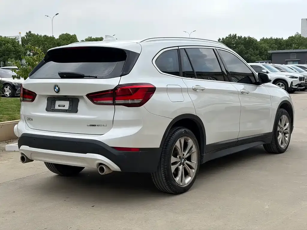 BMW X1 — фото 5