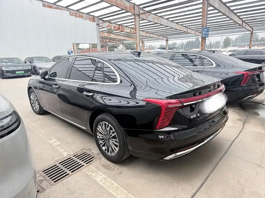 Hongqi H5 — фото 5