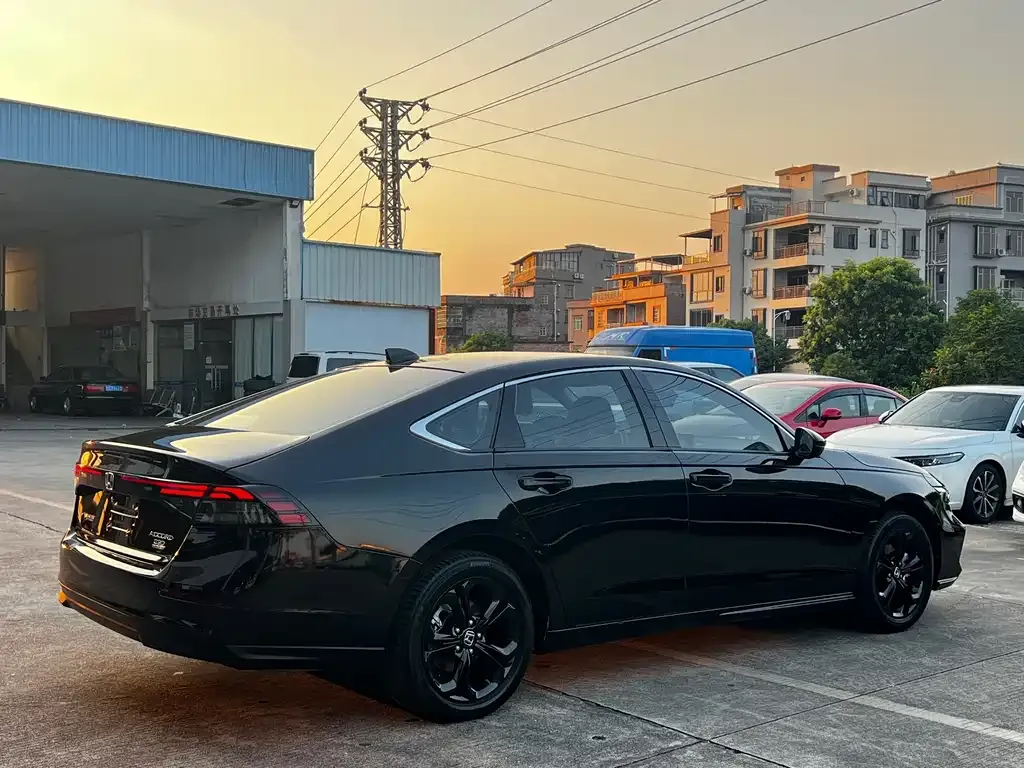 Honda Accord — фото 3
