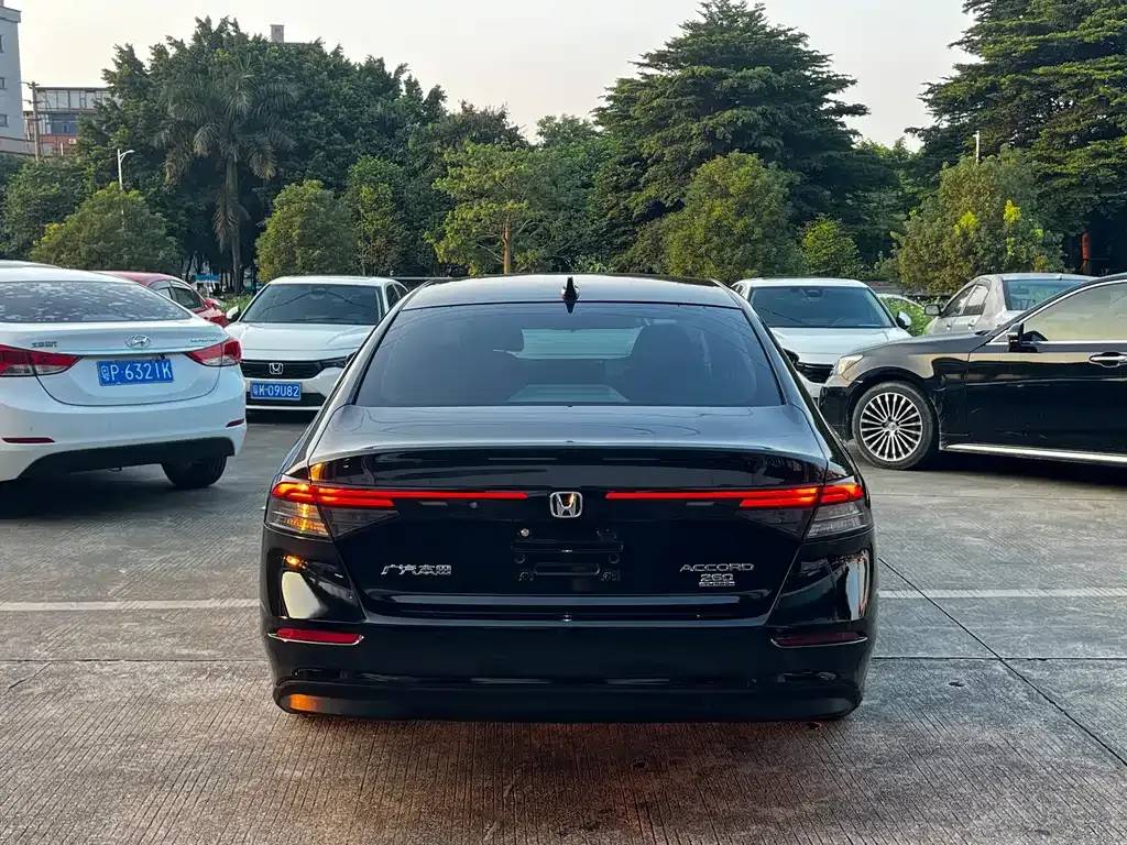 Honda Accord — фото 5