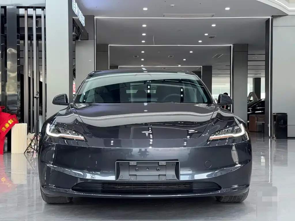 Tesla Model 3 — фото 3