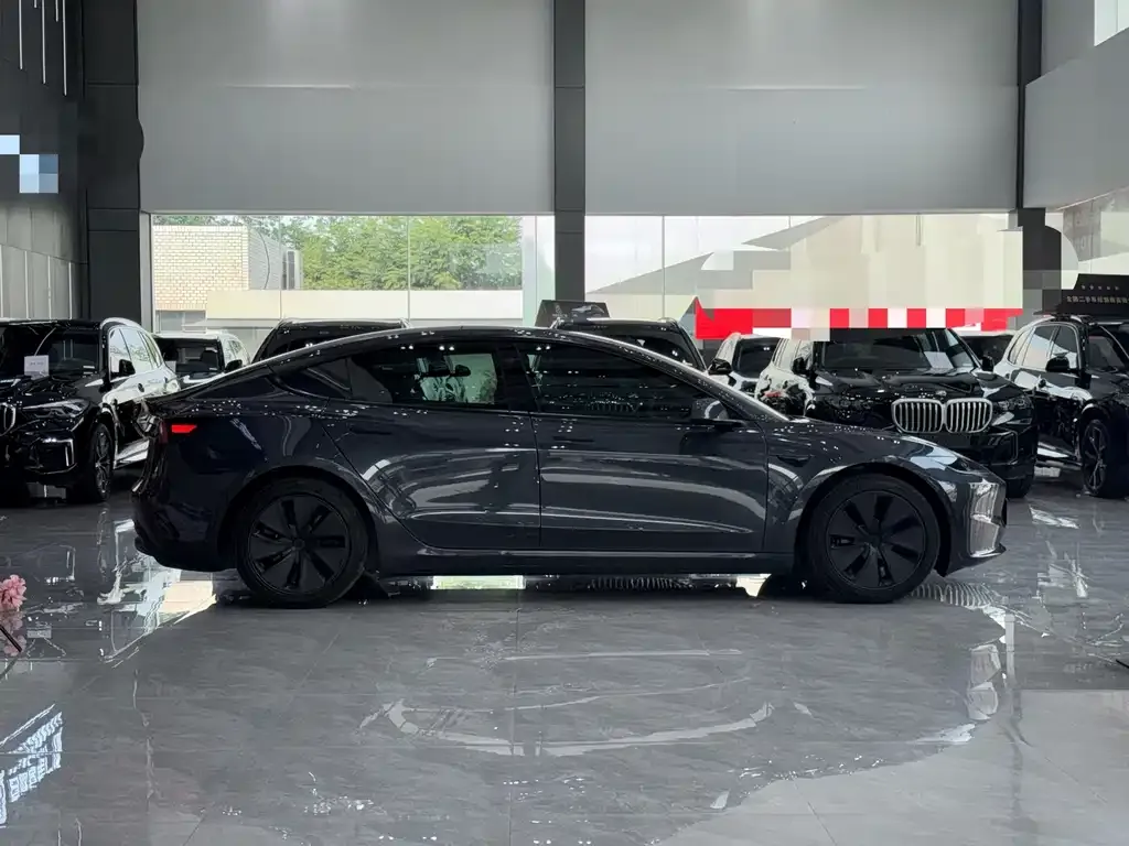 Tesla Model 3 — фото 8