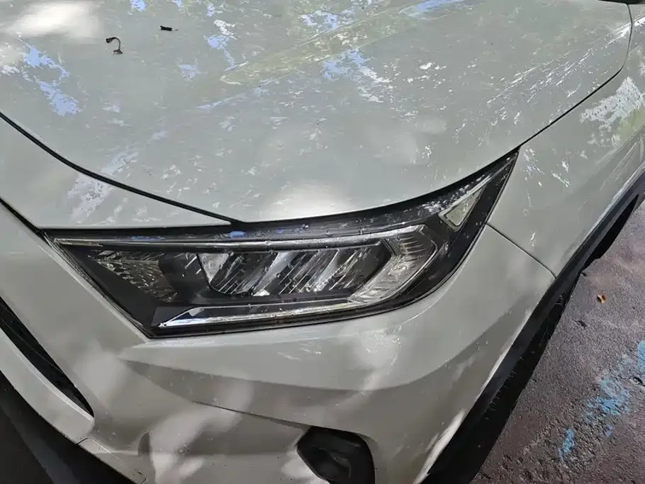 Toyota RAV4 — фото 10