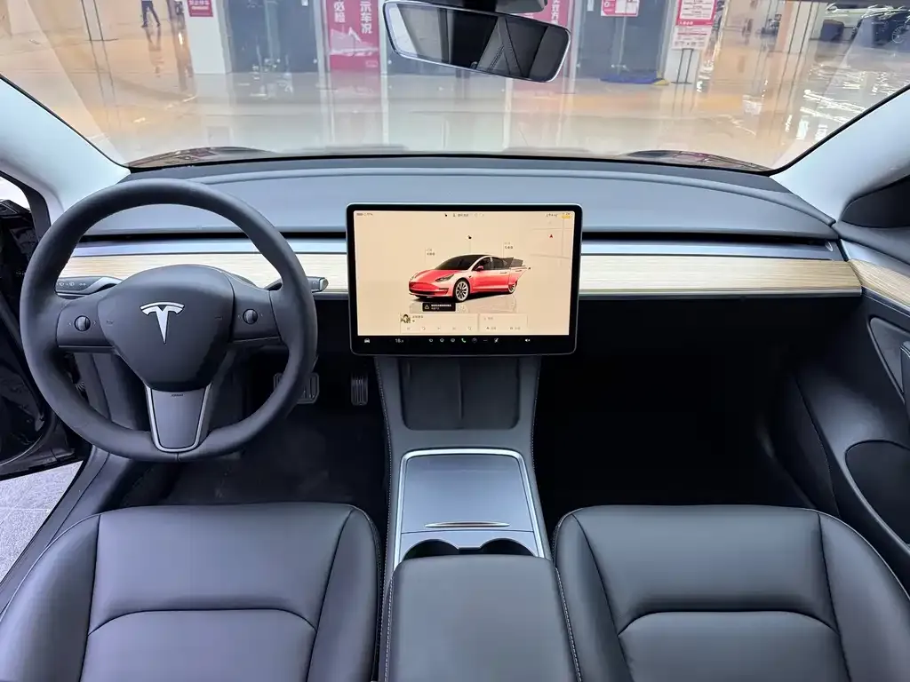Tesla Model 3 — фото 5