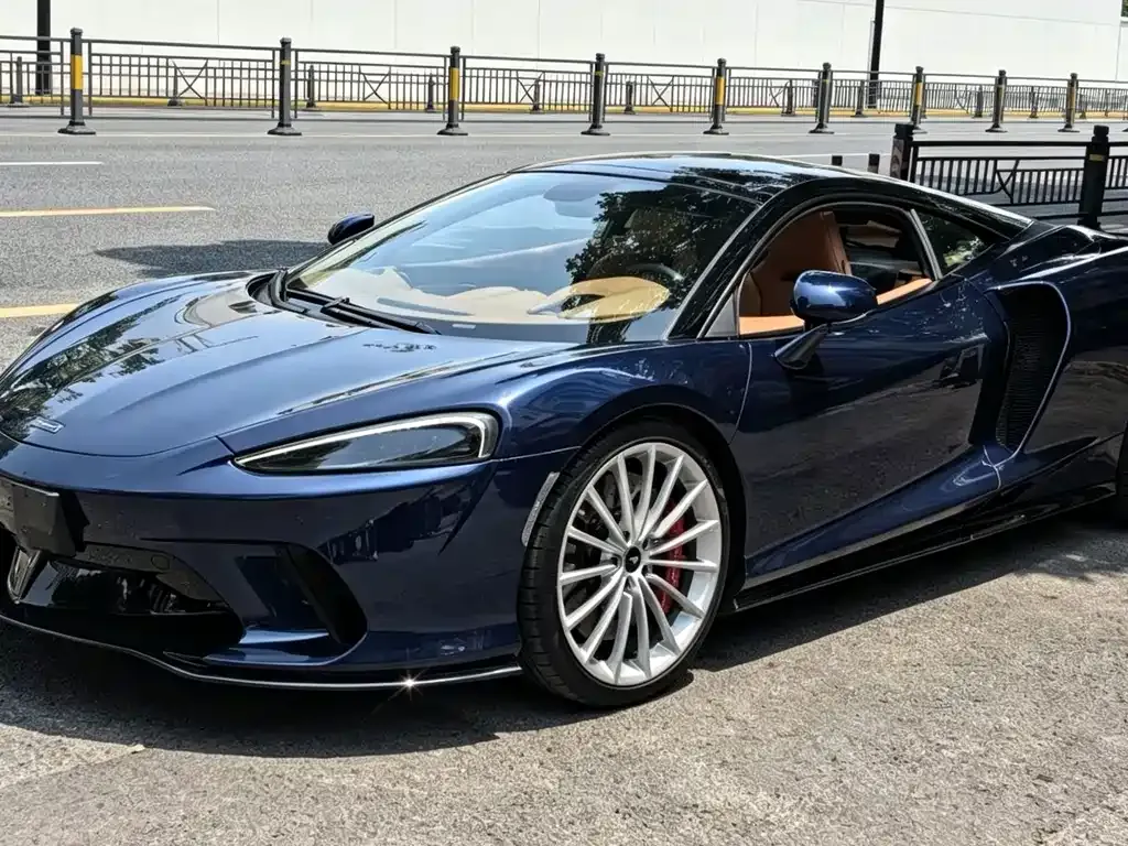 McLaren GT — фото 1