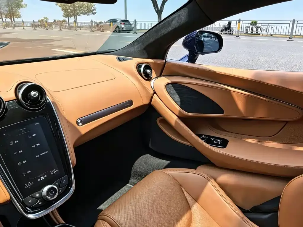 McLaren GT — фото 2