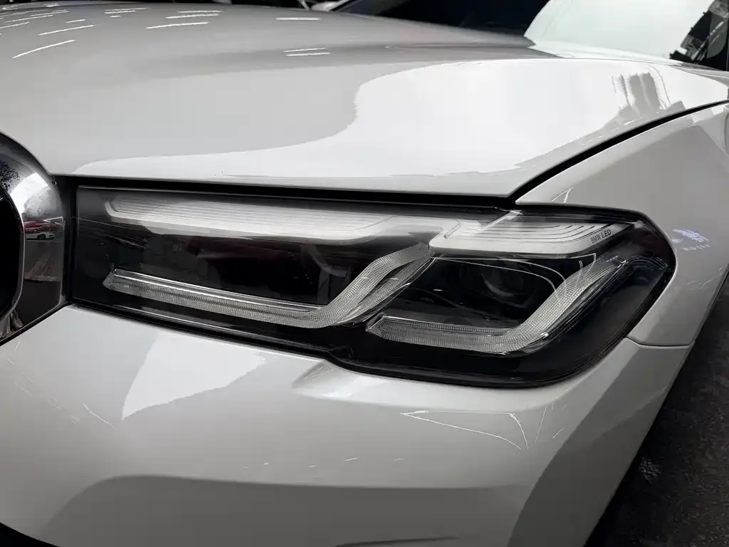 BMW 5 Series New Energy — фото 2