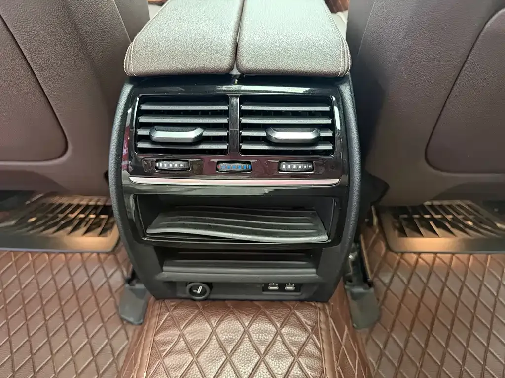 BMW 5 Series New Energy — фото 3