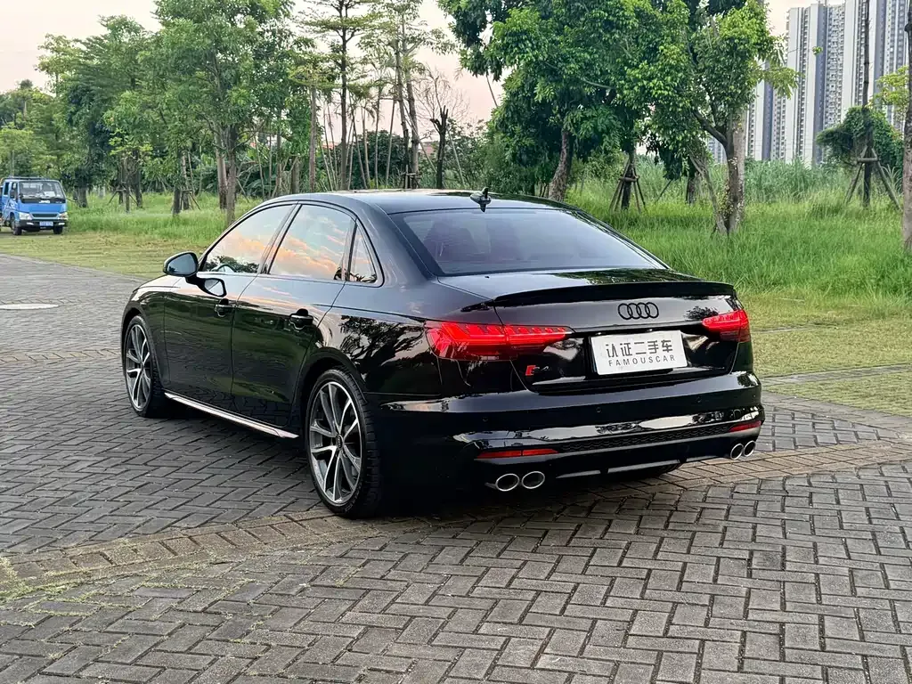 Audi S4 — фото 8