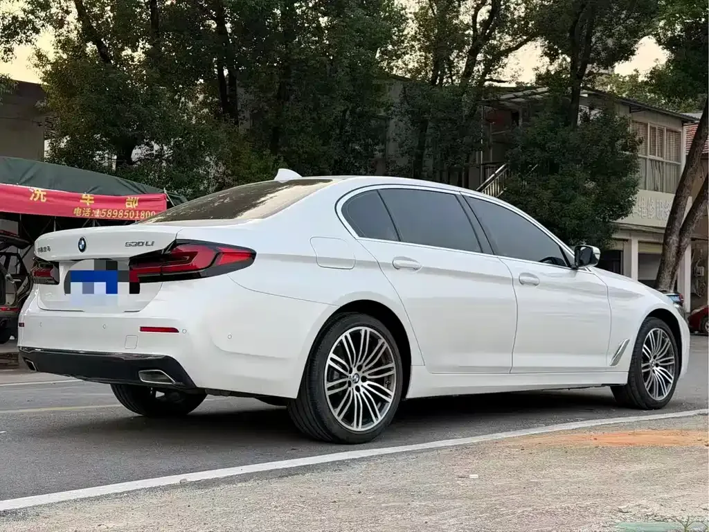BMW 5 Series — фото 9