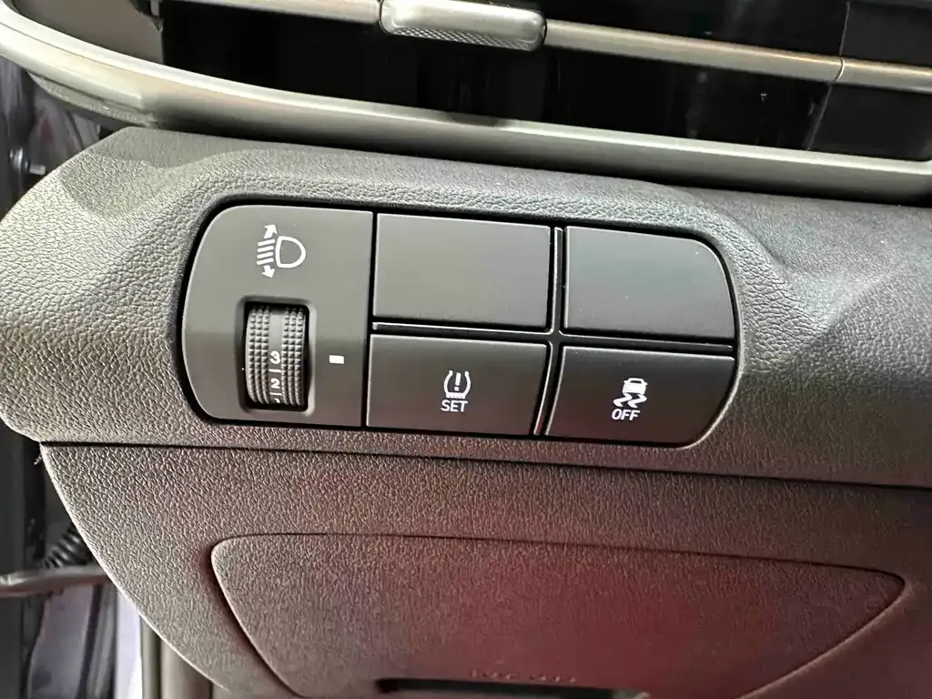 Hyundai Elantra — фото 3