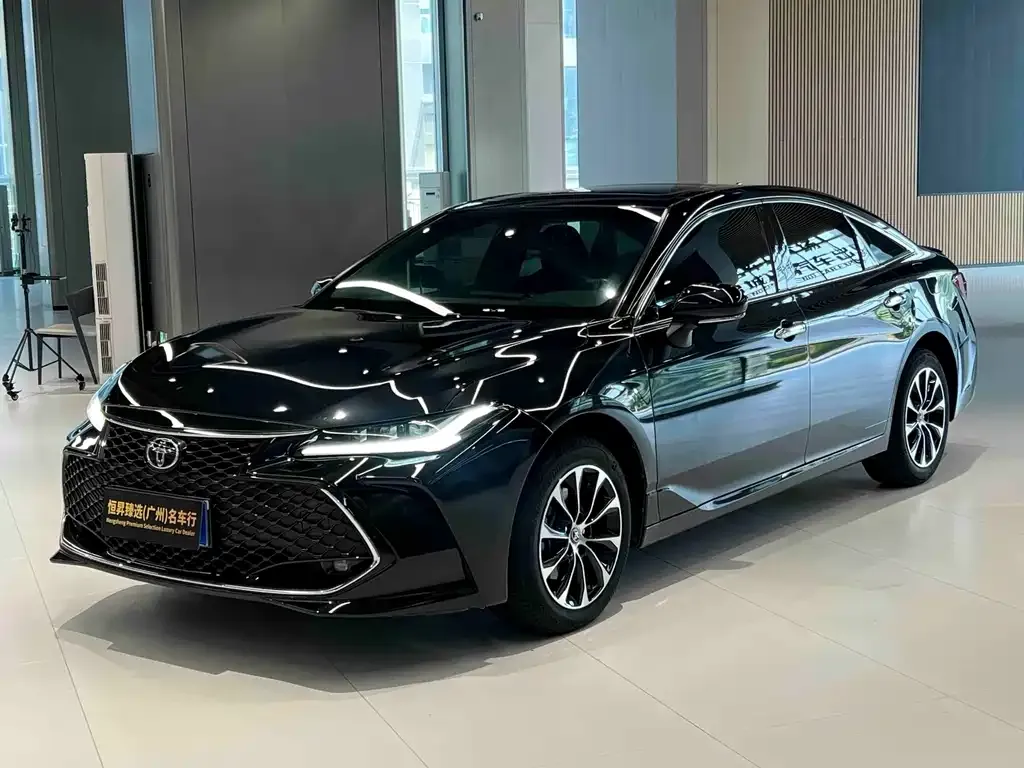 Toyota Avalon — фото 1