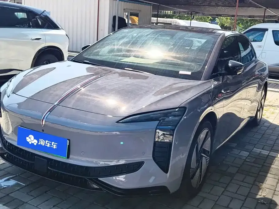 Hongqi EH7 — фото 1