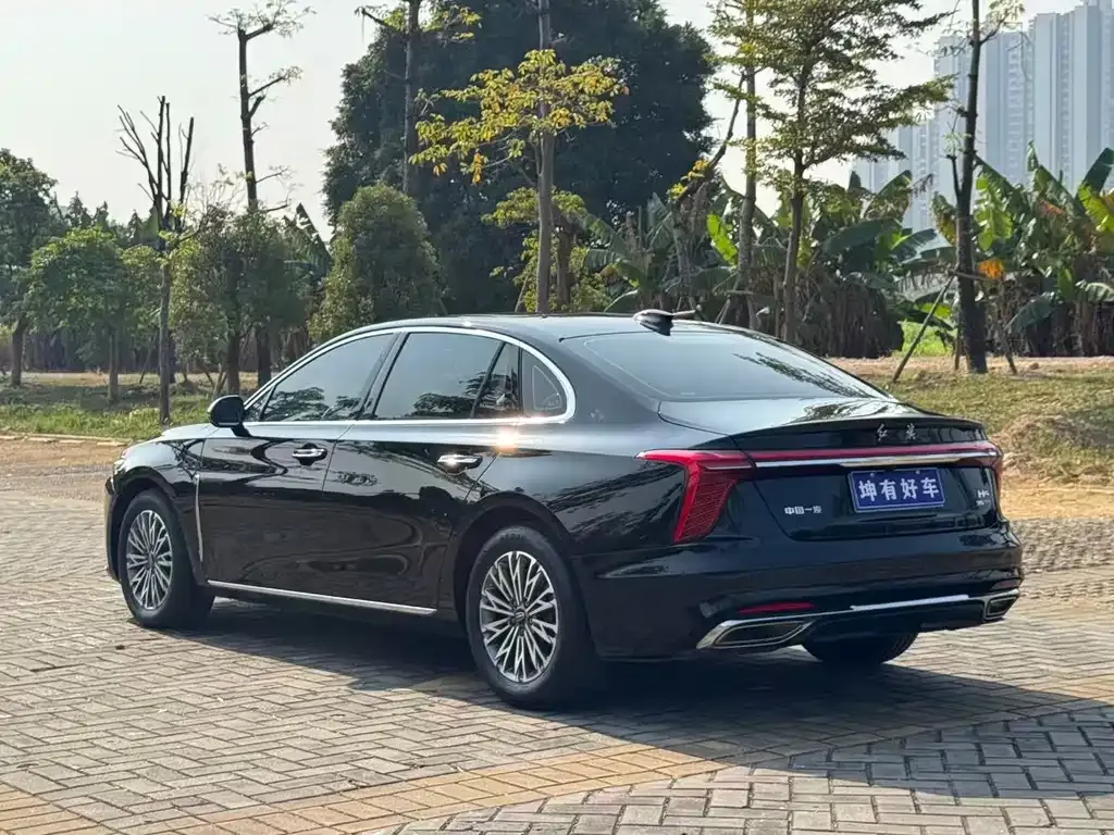 Hongqi H5 — фото 6