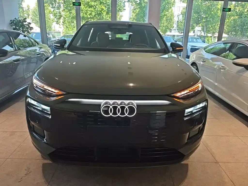 Audi Q6L e-tron — фото 9
