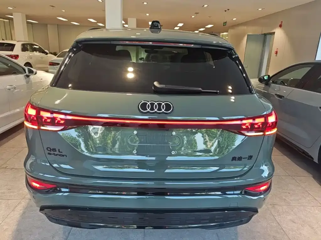 Audi Q6L e-tron — фото 7