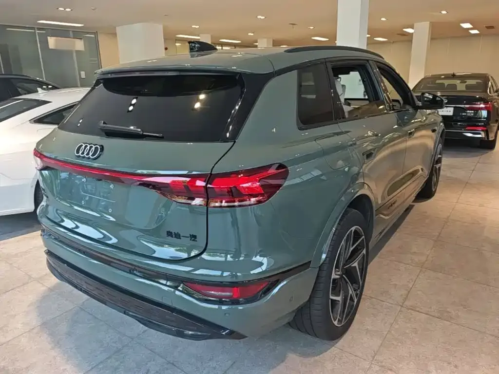 Audi Q6L e-tron — фото 4