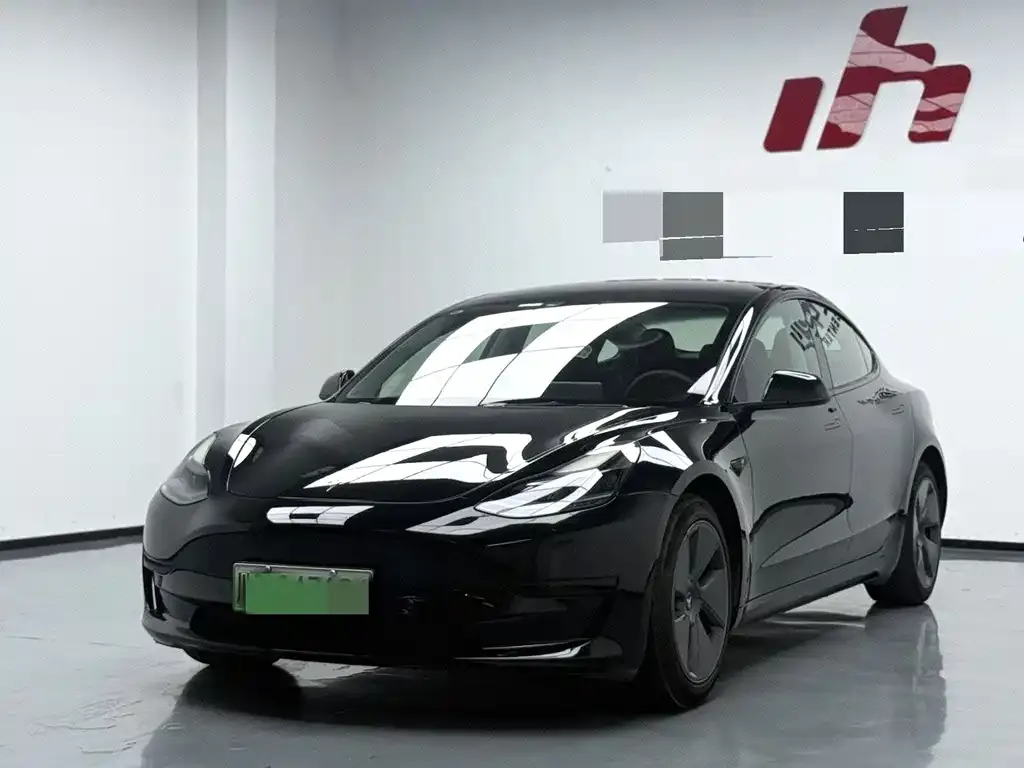 Tesla Model 3 — фото 1