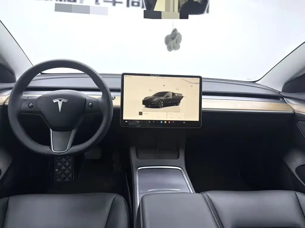 Tesla Model 3 — фото 5