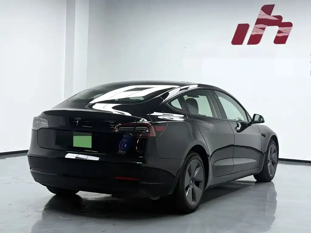 Tesla Model 3 — фото 2