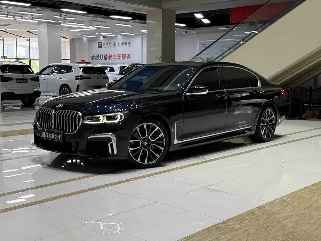 BMW 7 Series — фото 1