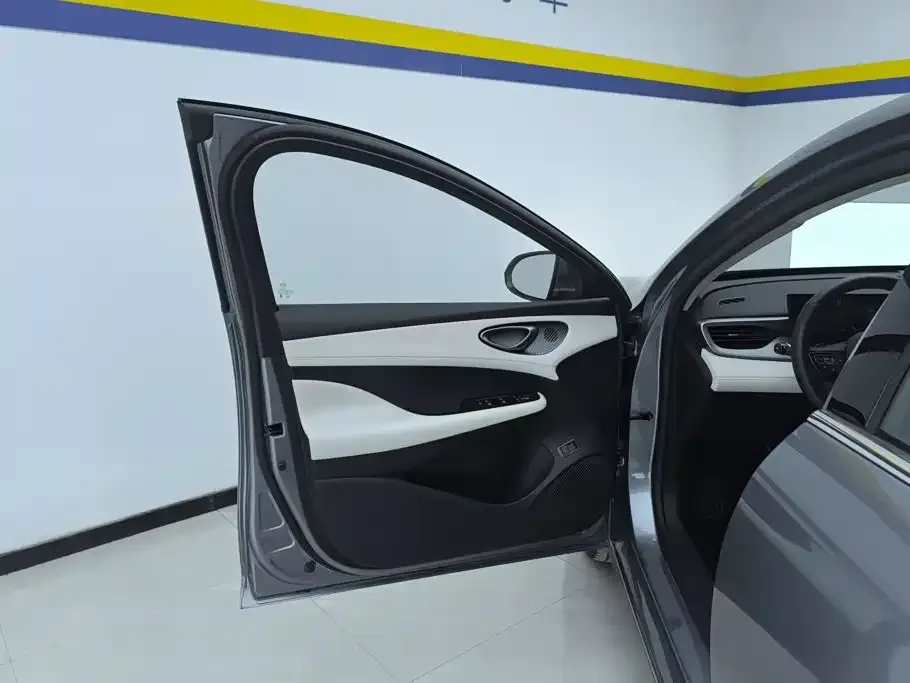 BYD Seal 05 DM-i — фото 3