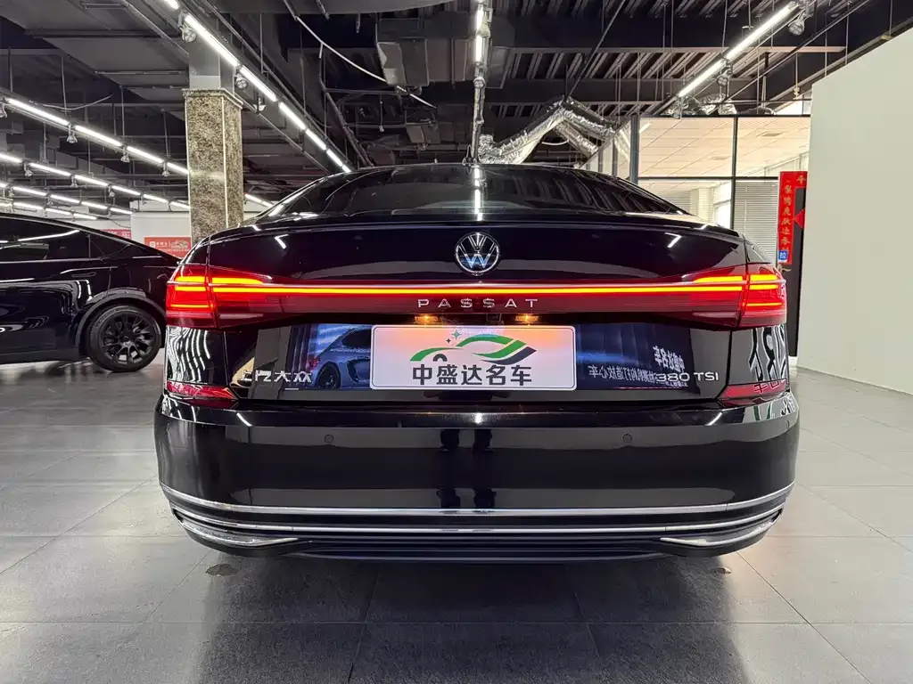 Volkswagen Passat — фото 10