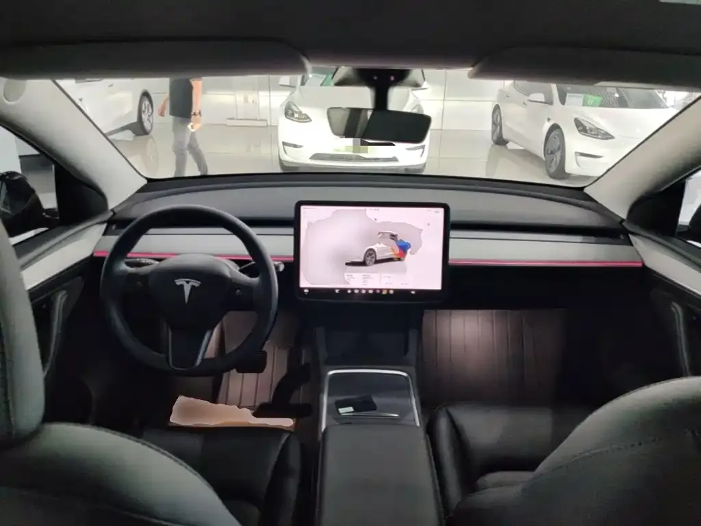 Tesla Model Y — фото 7