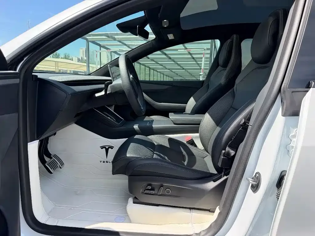 Tesla Model Y L — фото 2